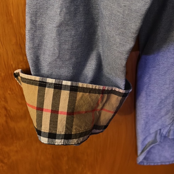 Burberry button down - Picture 4 of 5